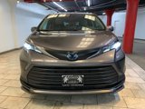 Used 2023 Toyota Sienna LE image 3