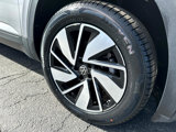 Used 2024 Volkswagen Atlas SE image 6