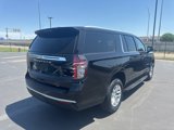 Used 2023 Chevrolet Suburban LT image 3