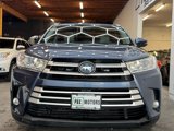Used 2017 Toyota Highlander XLE image 2