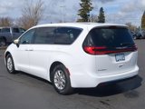 New 2025 Chrysler Pacifica Select image 3
