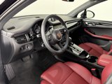 Certified 2025 Porsche Macan image 4