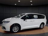 New 2025 Chrysler Pacifica Select image 2