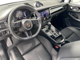 Certified 2024 Porsche Macan image 4