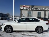 Used 2023 Volkswagen Jetta SE image 2