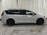 Used 2021 Chrysler Pacifica Touring-L w/ Uconnect Theater Family Group image 6