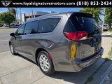 Used 2020 Chrysler Pacifica Touring-L image 5