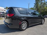 Certified 2022 Chrysler Voyager LX image 4