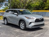 Used 2021 Toyota Highlander L image 3