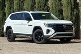 New 2025 Volkswagen Atlas Peak Edition SE image 2