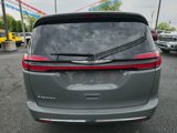 Used 2022 Chrysler Pacifica Touring-L image 5