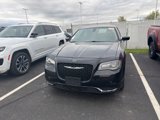 Used 2019 Chrysler 300 Touring w/ Sport Appearance Package image 4