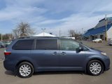 Used 2017 Toyota Sienna XLE Premium image 4