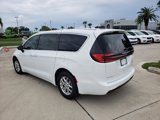New 2026 Chrysler Pacifica Select image 4
