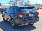 Used 2025 Ford Explorer Active w/ Active Comfort Package image 4