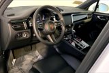Certified 2025 Porsche Macan image 4