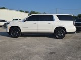 Used 2025 Chevrolet Suburban High Country image 2