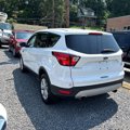 Used 2019 Ford Escape SE image 2