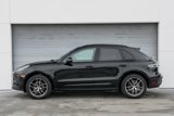Certified 2024 Porsche Macan image 2