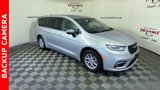Used 2023 Chrysler Pacifica Touring-L image 2