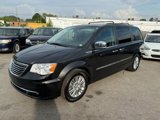 Used 2015 Chrysler Town & Country Touring-L w/ Driver Convenience Group image 3