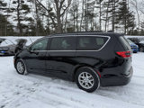 Used 2022 Chrysler Pacifica Touring-L image 3