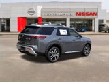 New 2025 Nissan Pathfinder Platinum image 3