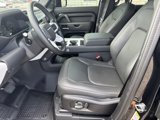 Used 2025 Land Rover Defender 130 X-Dynamic SE image 5