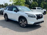 New 2025 Nissan Pathfinder Platinum image 2