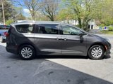 Used 2018 Chrysler Pacifica Touring-L image 6