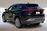 Used 2022 Toyota Venza XLE image 2