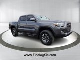 Used 2022 Toyota Tacoma TRD Off-Road image 3