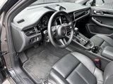 Certified 2024 Porsche Macan image 4
