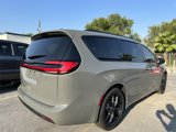 New 2023 Chrysler Pacifica Touring-L w/ S Appearance Package image 4