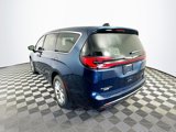 New 2025 Chrysler Pacifica Select image 6