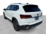 Certified 2022 Volkswagen Taos SE image 6