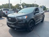 Used 2024 Ford Edge SE w/ Black Appearance Package image 2