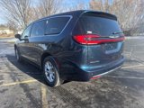 New 2025 Chrysler Pacifica Select image 3