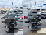 Used 2018 Nissan Rogue SV image 4
