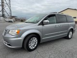Used 2015 Chrysler Town & Country Touring-L w/ Driver Convenience Group image 5