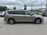 Used 2017 Chrysler Pacifica Limited w/ UConnect Theater Package image 5