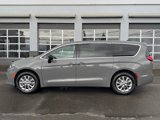 New 2025 Chrysler Pacifica Select image 2