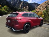Used 2023 Toyota Highlander XSE image 3