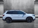 Used 2025 Honda Passport Black Edition image 4