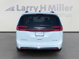 Certified 2023 Chrysler Pacifica Limited image 4