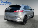 Used 2024 Ford Edge SE w/ Black Appearance Package image 5