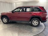 Used 2023 Jeep Grand Cherokee Laredo image 3