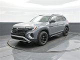New 2025 Volkswagen Atlas Peak Edition SE image 3