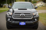 Used 2017 Toyota Tacoma TRD Sport image 2