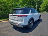 New 2025 Nissan Pathfinder Platinum image 3